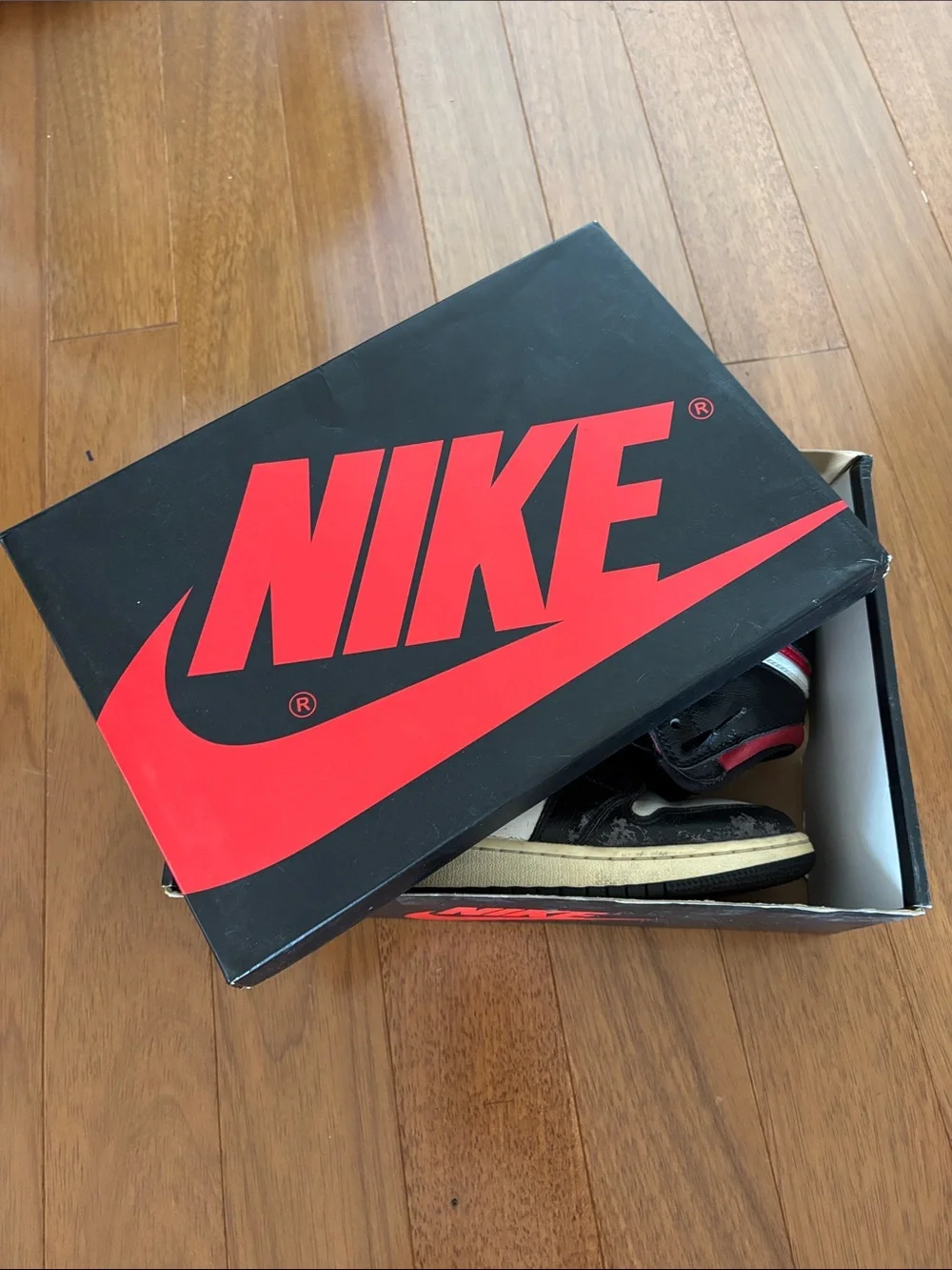 Nike Air Jordan 1 Retro High OG Black/Gym Red-White-Sail